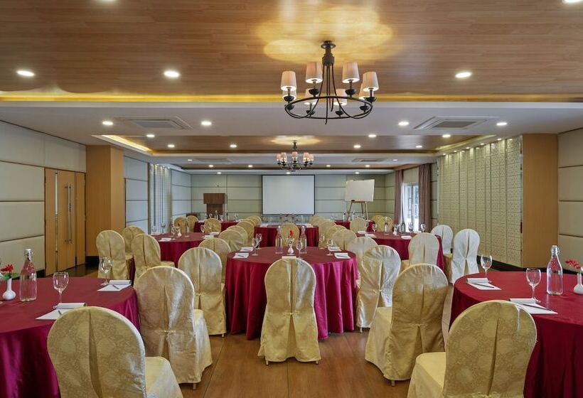 هتل Sterling Yercaud