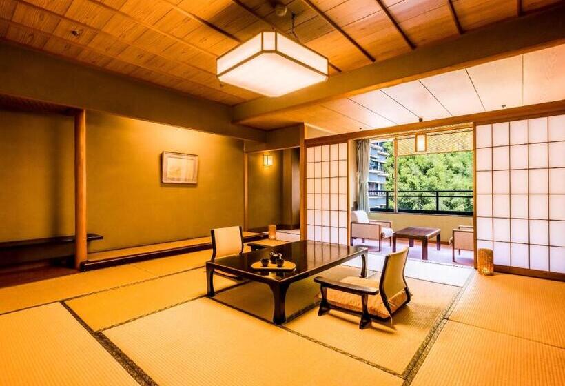 هتل Ooedo Onsen Monogatari Premium Saiki Bekkan