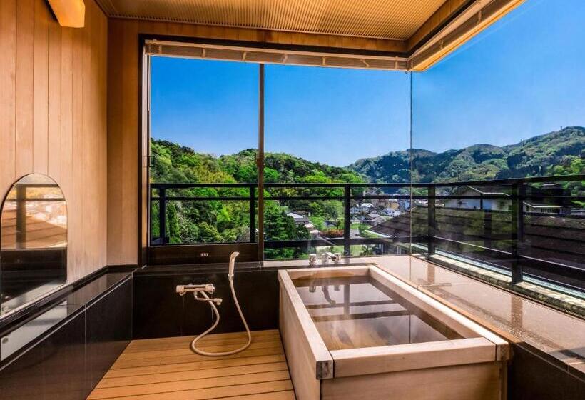 هتل Ooedo Onsen Monogatari Premium Saiki Bekkan