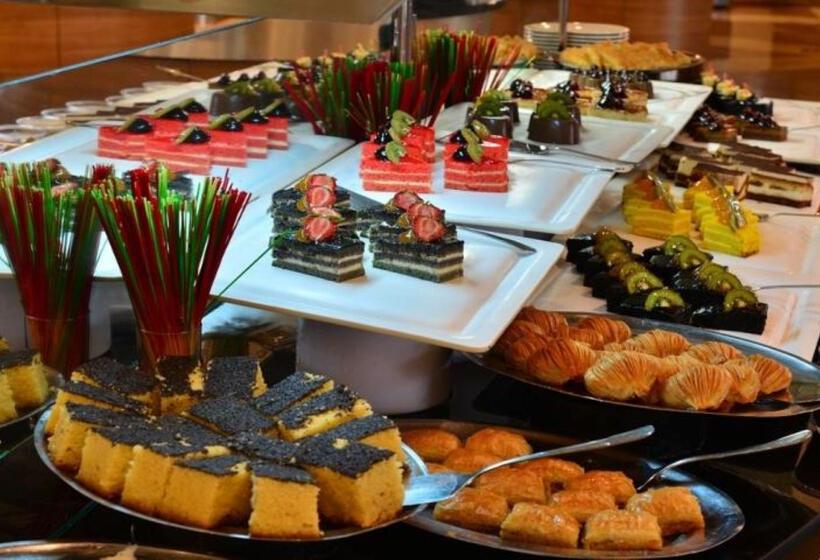 استراحتگاه Champion Holiday Village