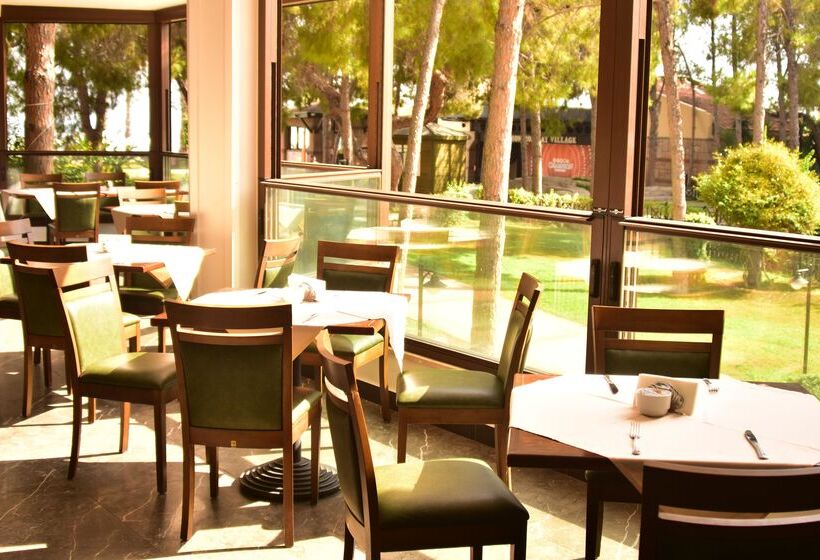 استراحتگاه Champion Holiday Village