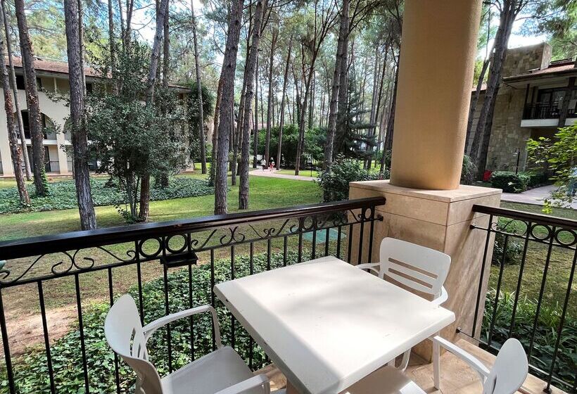 استراحتگاه Champion Holiday Village