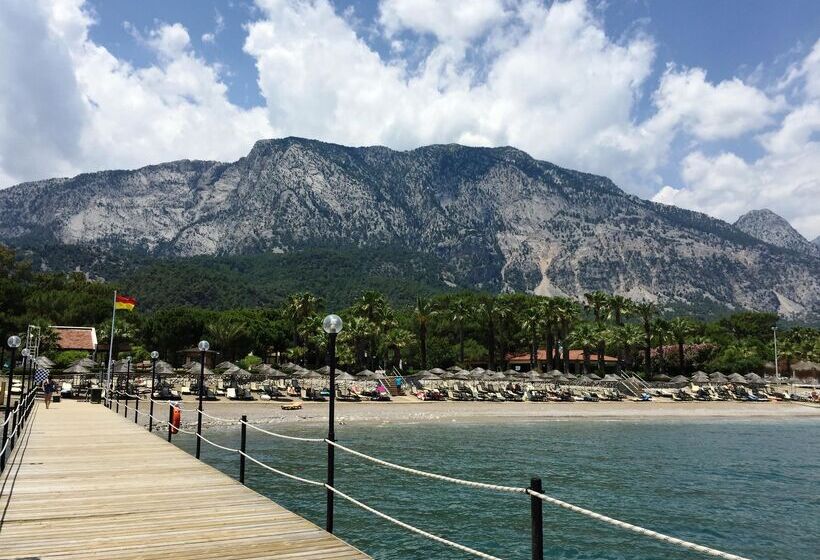 استراحتگاه Champion Holiday Village