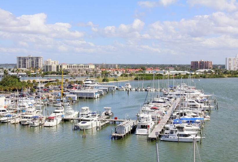استراحتگاه Pier House 60 Clearwater Beach Marina