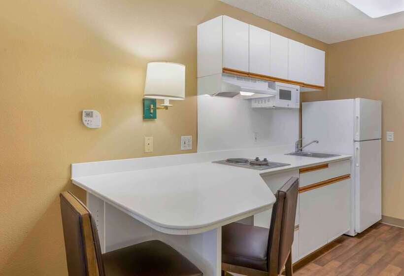 Extended Stay America Suites  Auburn Hills  University Drive