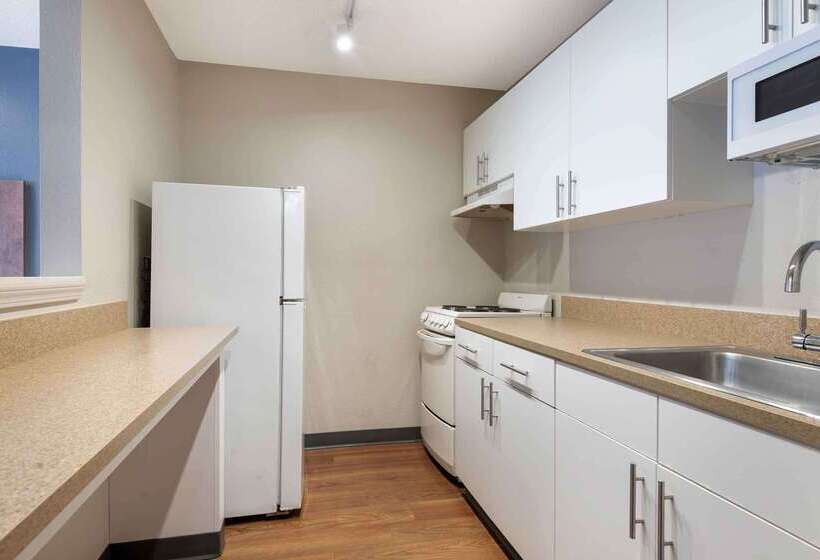 Extended Stay America Select Suites Charlotte University E