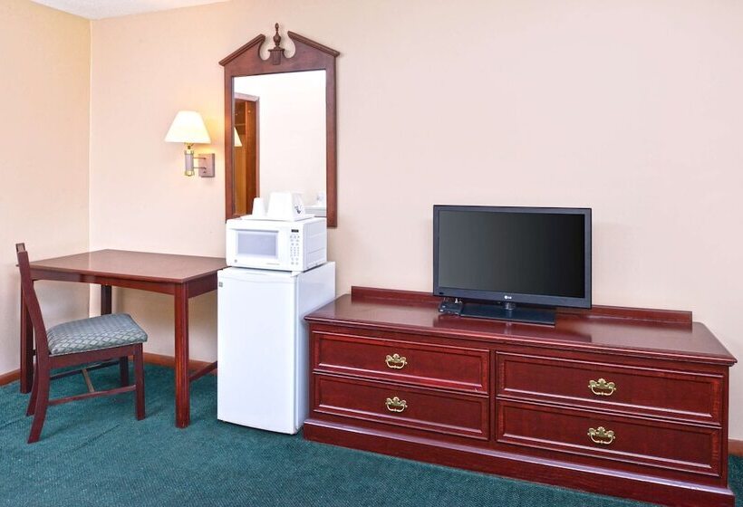 هتل Americas Best Value Inn Plattsburgh