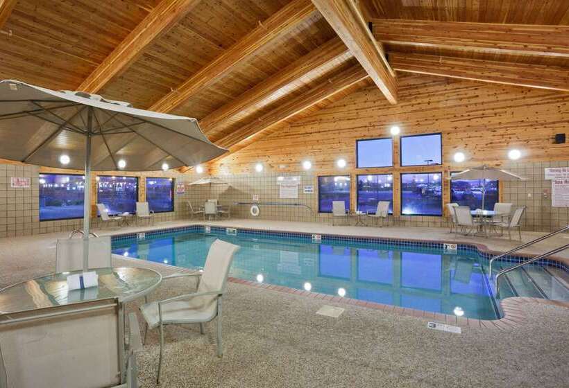 هتل Americinn By Wyndham Lincoln South