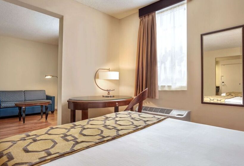 هتل Belmont Inn & Suites