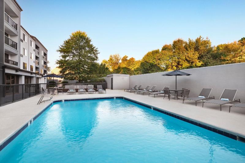 فندق Courtyard By Marriott Burlington