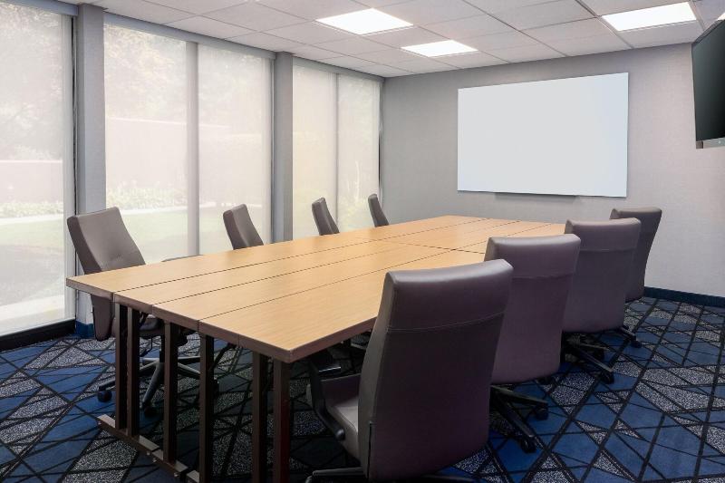 هتل Courtyard By Marriott Danbury
