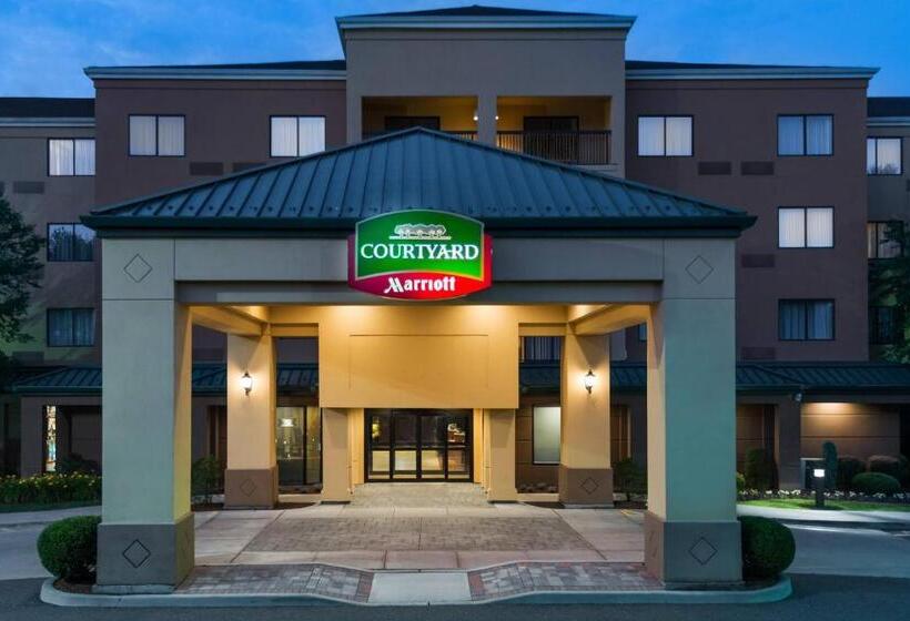 هتل Courtyard By Marriott Danbury