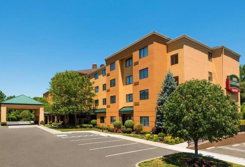 هتل Courtyard By Marriott Danbury