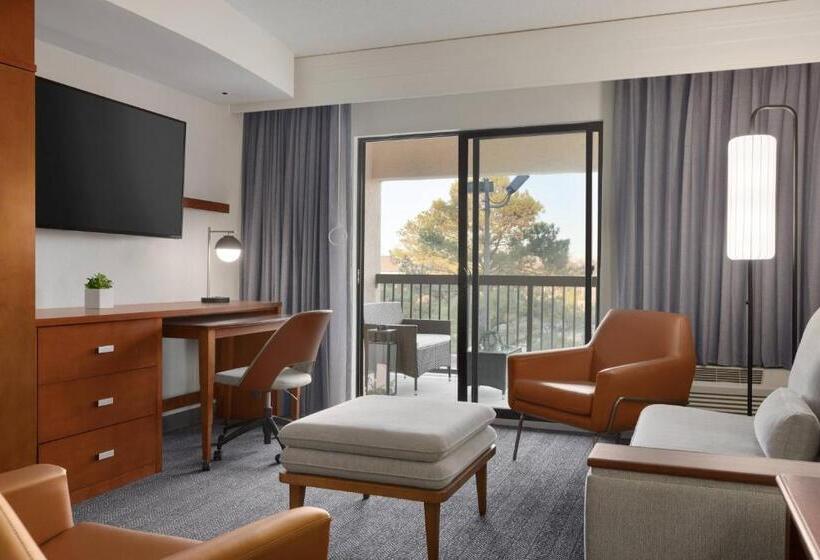 هتل Courtyard Greenville