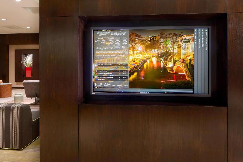 هتل Courtyard By Marriott San Antonio Six Flags At The Rim