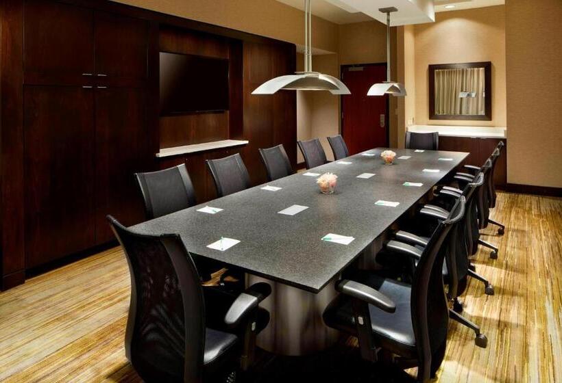هتل Courtyard By Marriott San Antonio Six Flags At The Rim