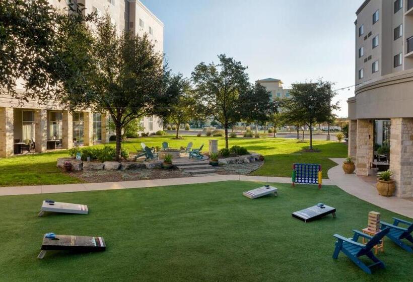 هتل Courtyard By Marriott San Antonio Six Flags At The Rim
