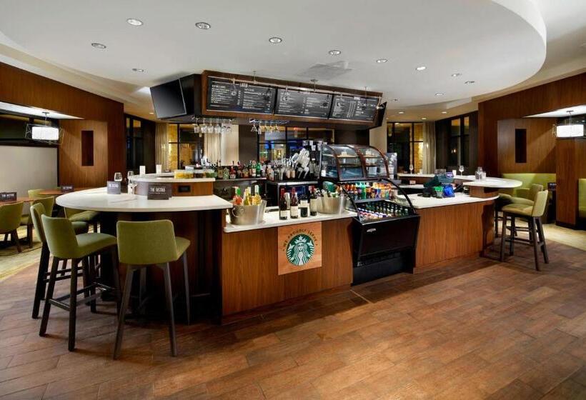 هتل Courtyard By Marriott San Antonio Six Flags At The Rim