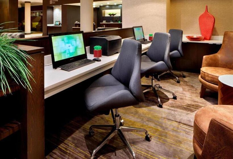 هتل Courtyard By Marriott San Antonio Six Flags At The Rim