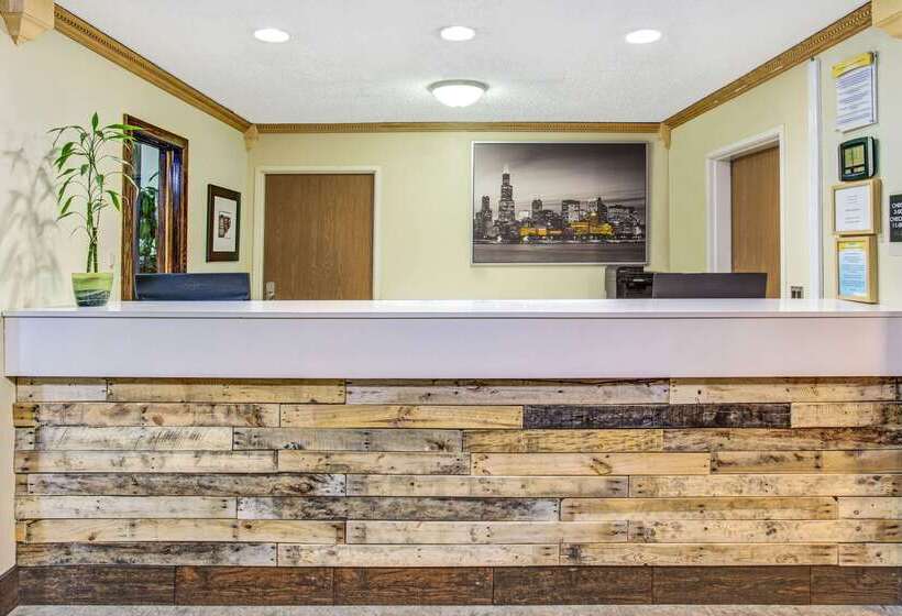 هتل Days Inn By Wyndham Lake Bluff/great Lakes Naval Base