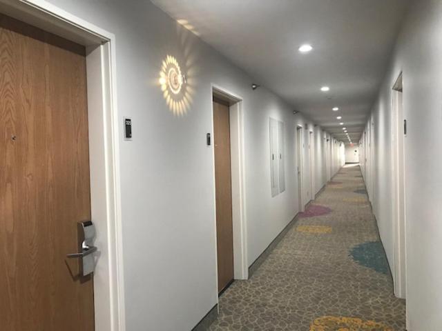 هتل Days Inn By Wyndham Lake Bluff/great Lakes Naval Base