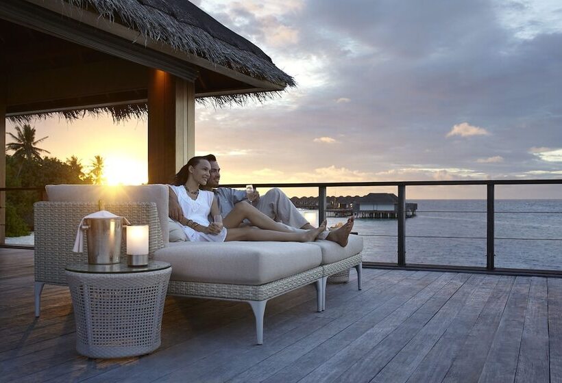 هتل Dusit Thani Maldives