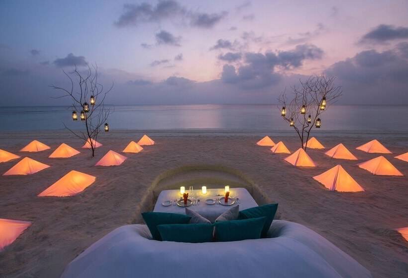 هتل Dusit Thani Maldives