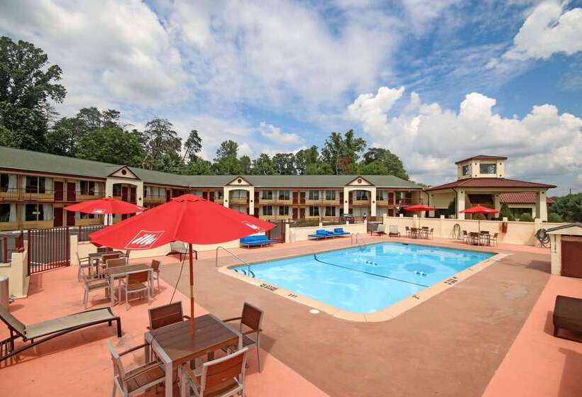 ホテル Econo Lodge Inn And Suites   Pilot Mountain