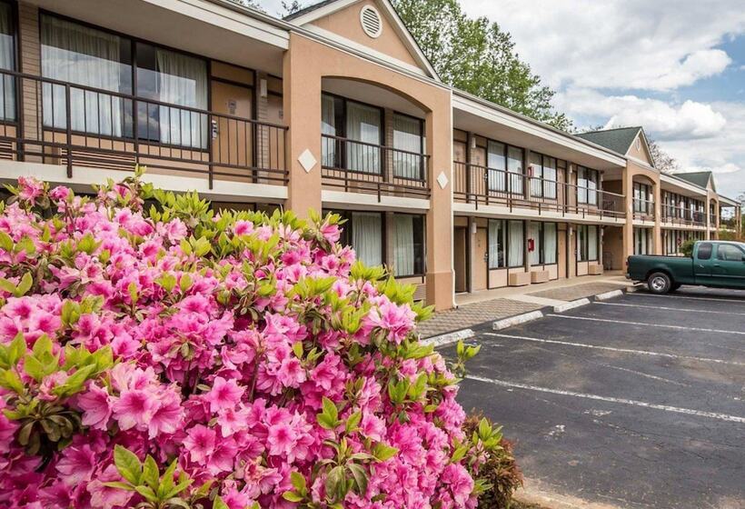 ホテル Econo Lodge Inn And Suites   Pilot Mountain