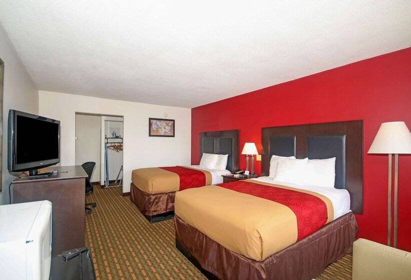 ホテル Econo Lodge Inn And Suites   Pilot Mountain