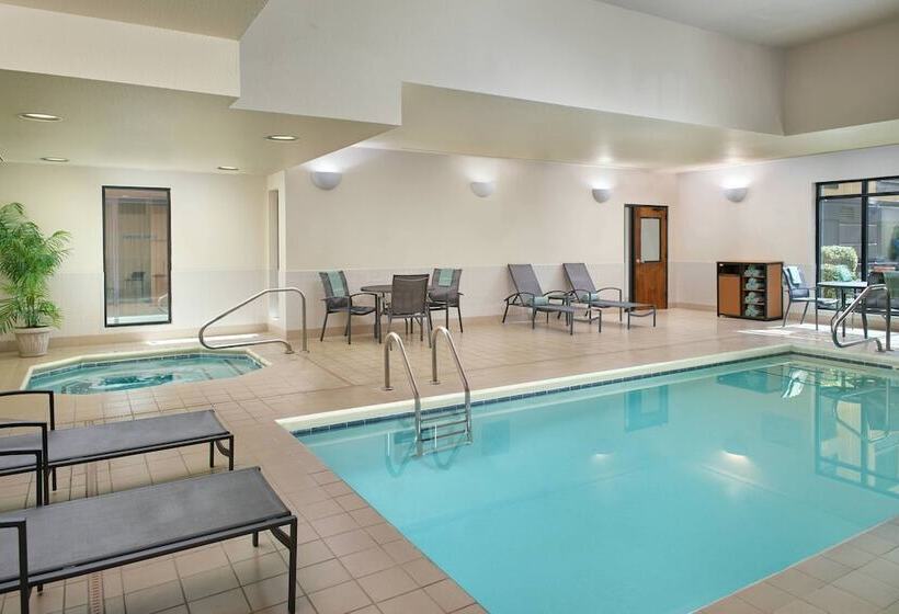 Отель Fairfield By Marriott Inn & Suites Asheville Outlets