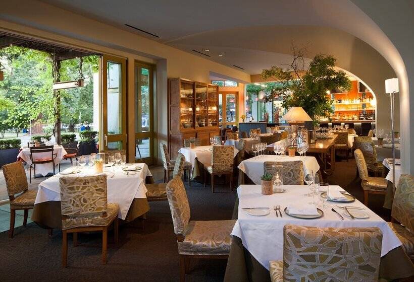 هتل Healdsburg