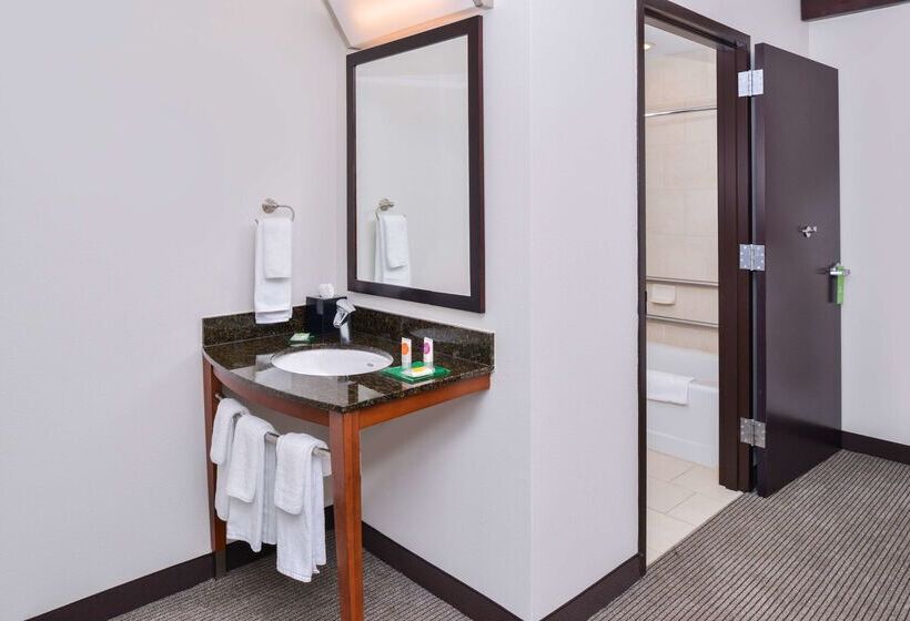 هتل Hyatt Place Chesapeake