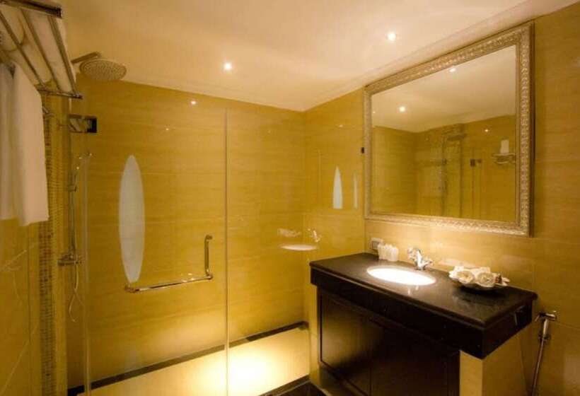 ホテル Lk Royal Wing