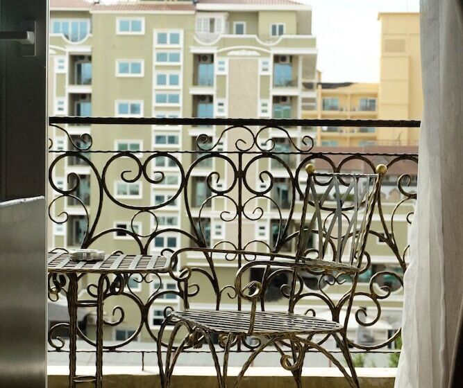 ホテル Lk Royal Wing