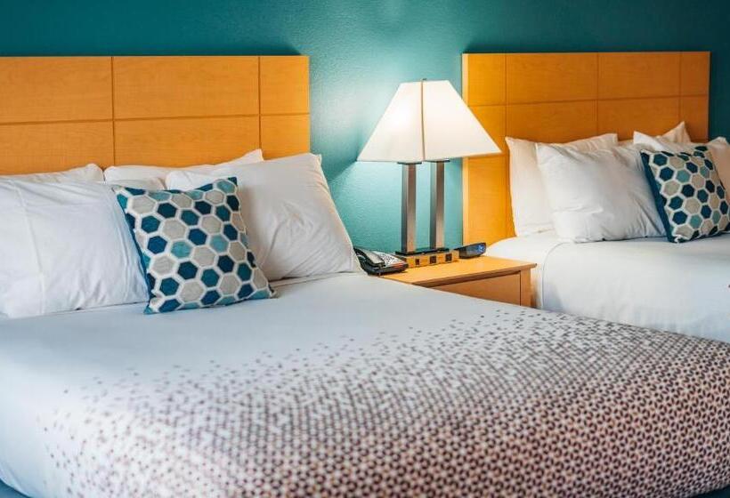 هتل Quiet Corner Inn