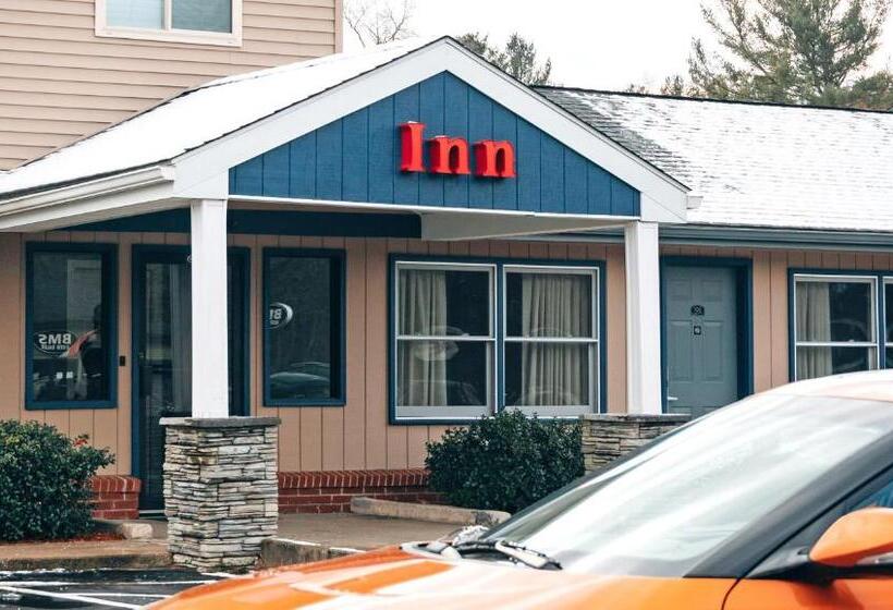 هتل Quiet Corner Inn