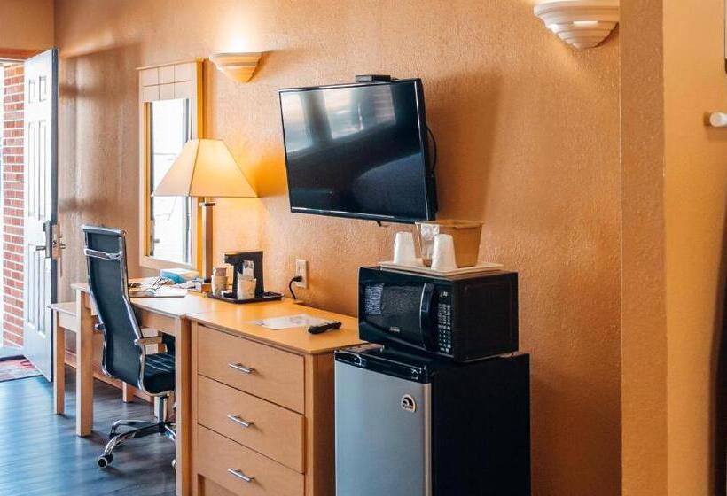 هتل Quiet Corner Inn