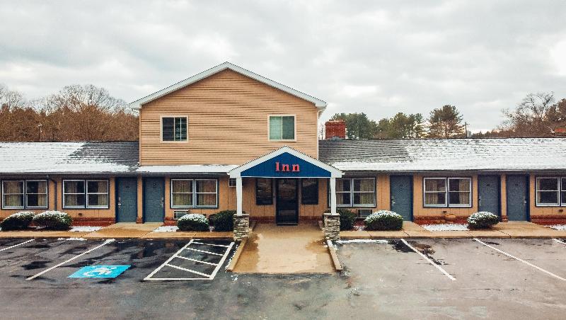 هتل Quiet Corner Inn