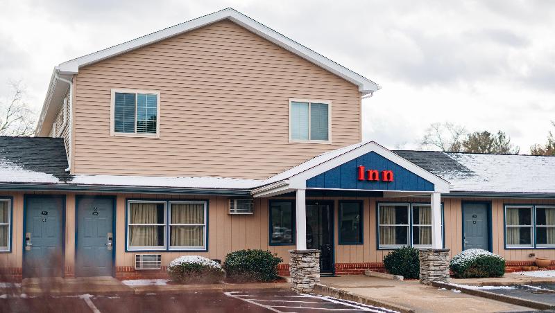 هتل Quiet Corner Inn
