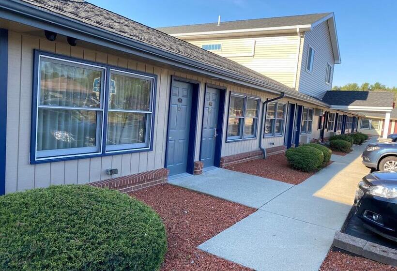 هتل Quiet Corner Inn