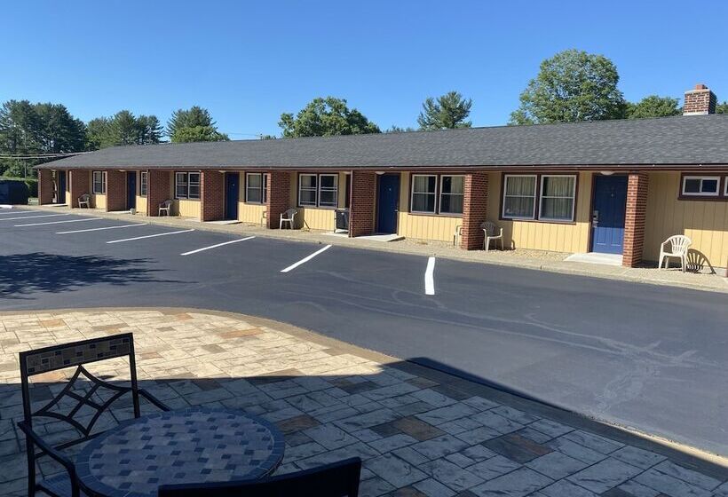 هتل Quiet Corner Inn