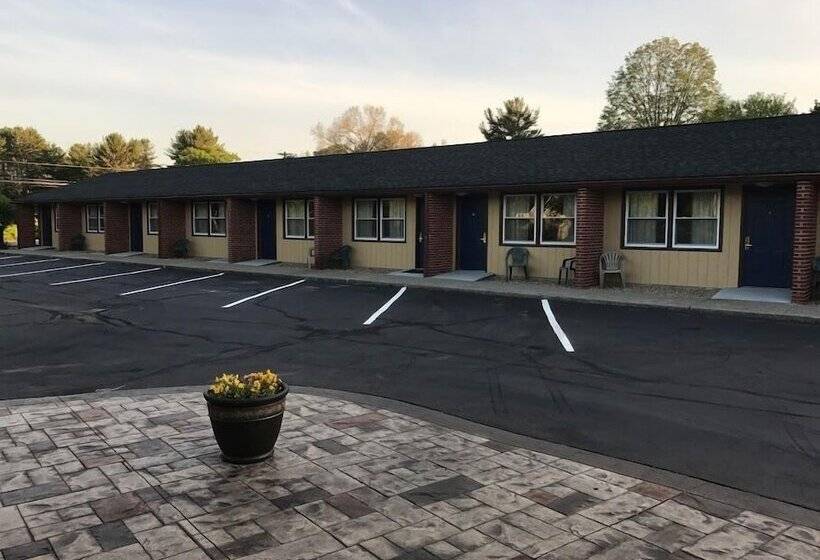 هتل Quiet Corner Inn