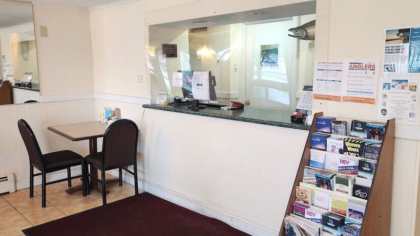 Отель Red Carpet Inn Pulaski