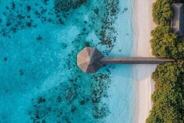 هتل Reethi Beach Resort