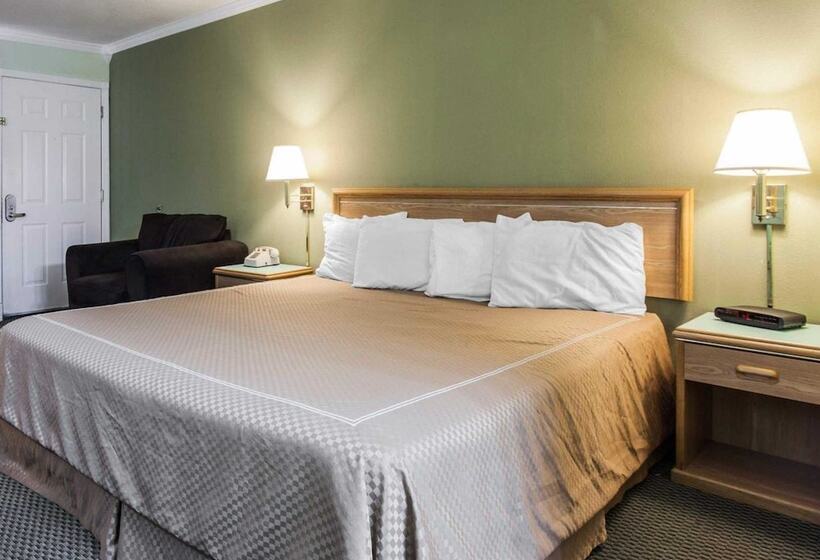 فندق Rodeway Inn