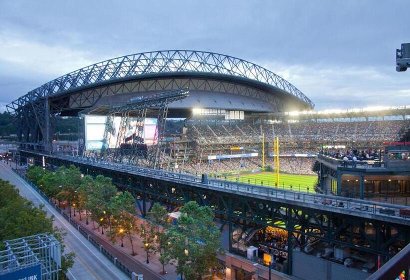 Silver Cloud Hotel   Seattle Stadium