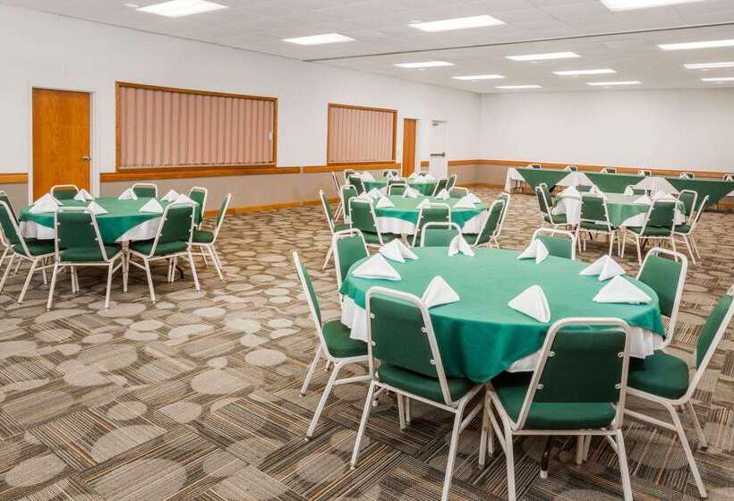 酒店 Super 8 By Wyndham Stevensville St Joseph