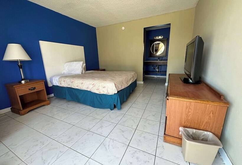 هتل Travelodge By Wyndham Lumberton