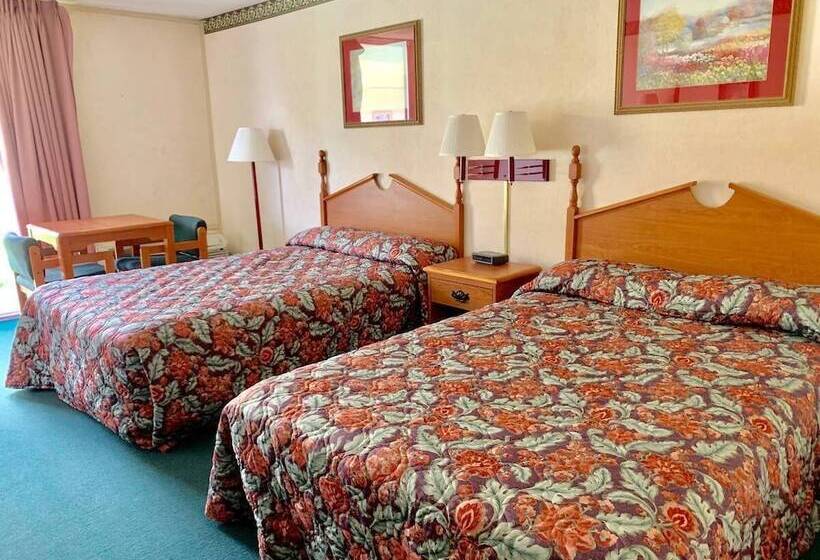 هتل Travelodge By Wyndham Lumberton